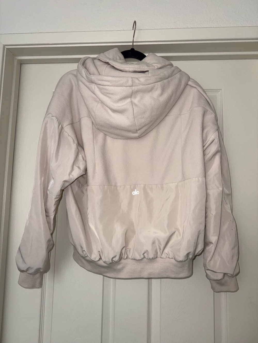 ALO Yoga Arctic Jacket in Bone - Picture 3 of 13